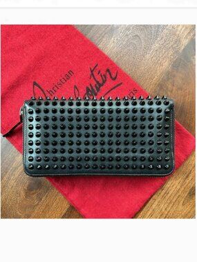 CHRISTIAN LOUBOUTIN Calfskin Panettone Spiked Zip Around Wallet Black, Red 👠